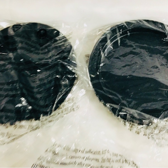 Dash MultiMaker Mini Waffle Maker System with 6 Removeable Holiday Plate Storage - Picture 10 of 10